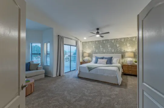 Enchanting Lakefront Oasis with Heated Pool and Spa - Magical Retreat