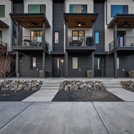 Modern 3Br Townhome with Bikes Sups & Trails