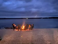 Lake front living with private sandy beach! - Wifi