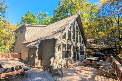 Hot Tub and Fire Pit - Charming Woodland Escape