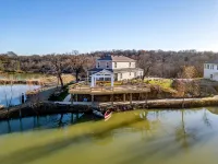 Private Deck and Game Room Fun - Charming Getaway