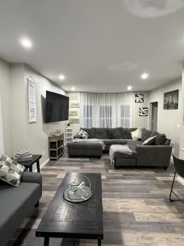 Charming 3-bedroom house with WiFi and AC in enjoyable Buffalo.