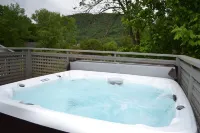 Delightful 2-bedroom Cottage in Hot Springs