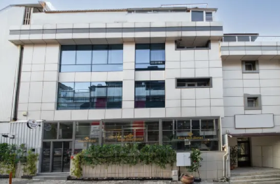 Rise Inn Hotel Hotel berhampiran Yeditepe Universitesi Iktisadi Ve Idari Bilimler Fakultesi