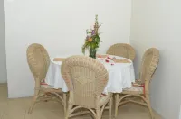 Hilltop View Guesthouse - Homestays