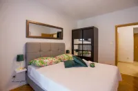 Apartment Vesna Near Beach with the Balcony - Mountain view