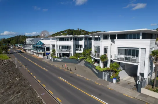 Paihia 2 Bedroom Apartment with Pool