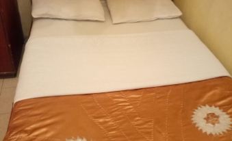 Travellers Guest House - Adults Only