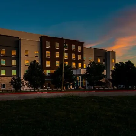 Holiday Inn Express & Suites GARLAND E - LAKE HUBBARD I30 by IHG