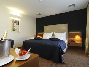 Mikado Hotel