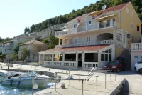 Apartments Korčula - parking