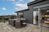 Valley View Lodge - Luxury Lodge Hot Tub Close to Beach