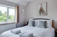 The Oxford Abode - 3-Bedroom House - Large Garden & Free Parking - Kitchens