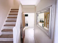 The Serene Stays Sleeps 6 with Garden Hotels in Oldham