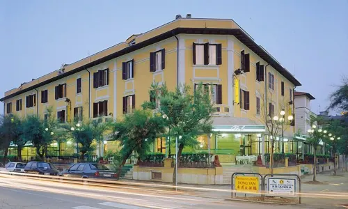 Nouvel Hotel des Bains Hotels in Пезаро