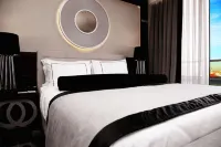 Ramada Hotel & Suites by Wyndham Istanbul Sisli - شرفة