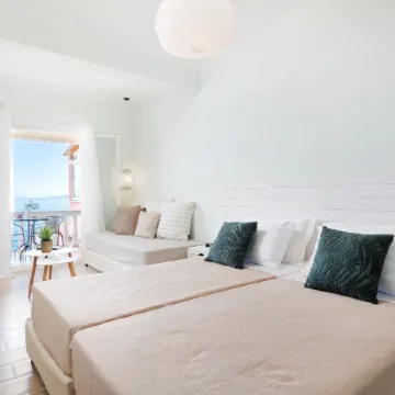 Marina Beachfront Apartment by Konnect, Ipsos