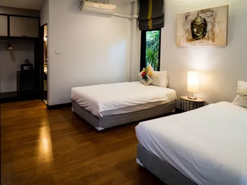 รูปภาพของต้นยาง ไพรเวท พูล วิลล่า