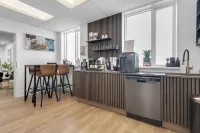 Bank Guesthouse by Kef Airport Hotels in Keflavik
