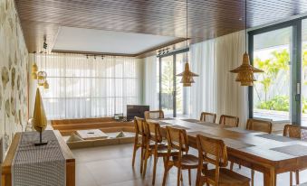 Sunshine City View Villa 6 Bedrooms with a Private Heated Swimming Pool