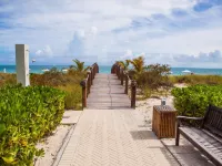 Le Vele Resort Hotels in Grace Bay