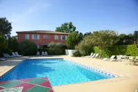 Logis Hôtel Restaurant l'Etape Hotels in Bouc-Bel-Air