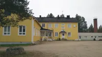 Kuukkeli Ivalo Airport Inn - Airport Shuttle