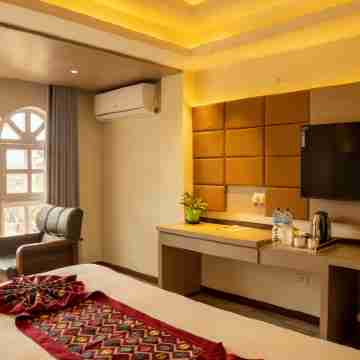 Avocado Orchid Resort Rooms