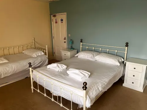 The Captain Cook Inn Hotels in Loftus