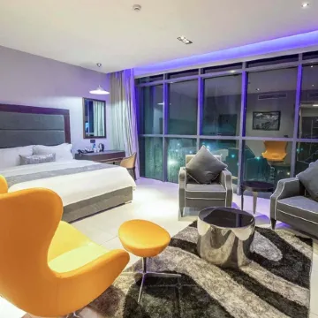 Tripod by Pedestal Hotel