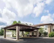 GrandStay Hotel & Suites - piscina