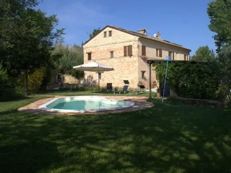 Casa il Girasole Con Piscina Nelle Marche