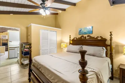 A Getaway from Your Getaway 1 Bedroom Condo by RedAwning Hotel di Pulau Saint Croix