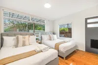 StayAU 4BRM Charming Modern Home in Mt Colah Hotel dekat Turner Fire Trail Loop walk