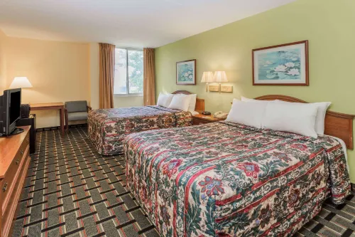 Days Hotel by Wyndham Danville Conference Center - Parking