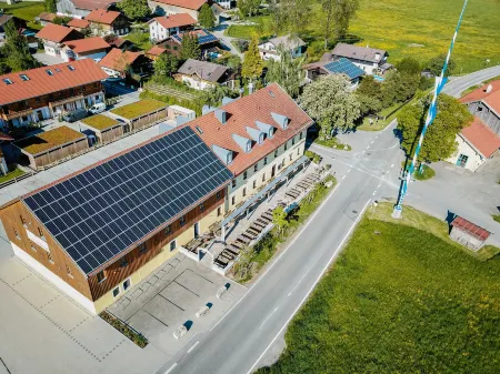 Landhotel & Gasthof Baiernrain Отели в г. Linden