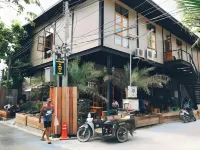 Bloom Cafe & Hostel Các khách sạn ở 