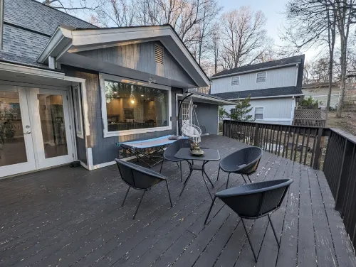 Modern Luxe Family & Groups Friendly Bungalow with Patio & Workspace