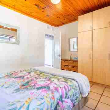 Hilltop Hideaway Rooms