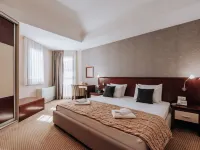Apartments Del Mar Hotels in Petrovac
