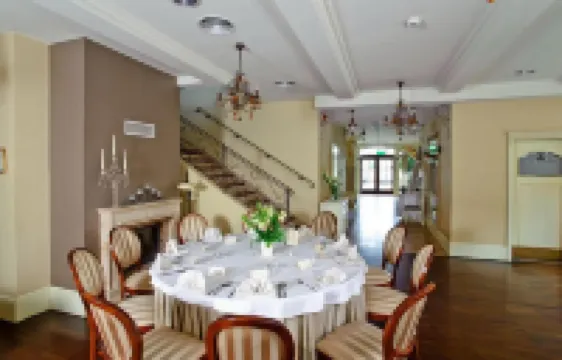 Villa Estera - Hotel & Restauracja Hotels in Pruszkow County