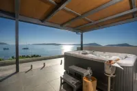 Zoe Seaside Resort - Hot Tub