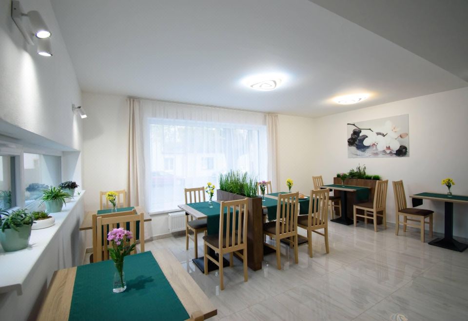 Gold Hotel III Over view