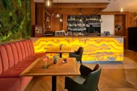 Time Boutique Hotel - Quầy bar