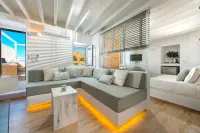 Lindos Allure Villa with Jacuzzi and Acropolis View!!! Hotel a Rodi