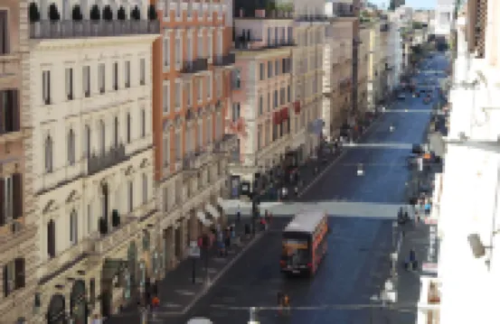 เอเวอเรสต์ อินน์ โรม