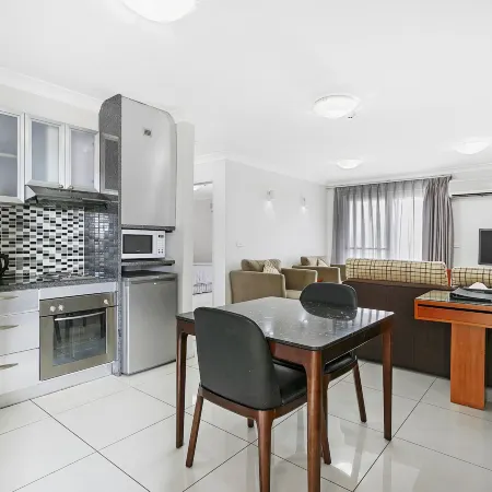Comfort Inn & Suites Burwood