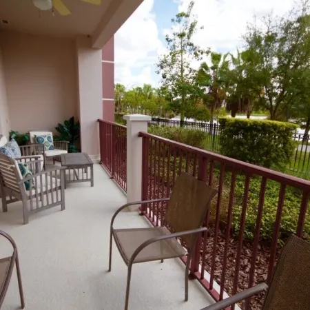 Lake View Paradise 3 Bedroom Condo by Redawning
