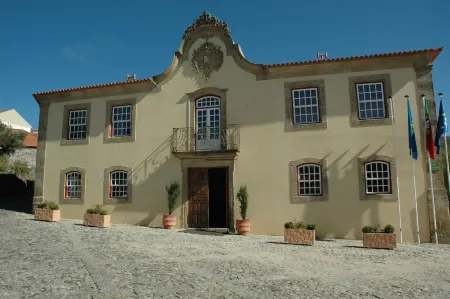 INATEL Linhares da Beira Hotel Rural Отели в г. Форнуш-ди-Алгодриш