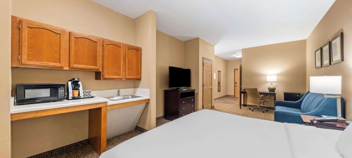 Comfort Suites Roanoke - Fort Worth North Отели в г. Дентон